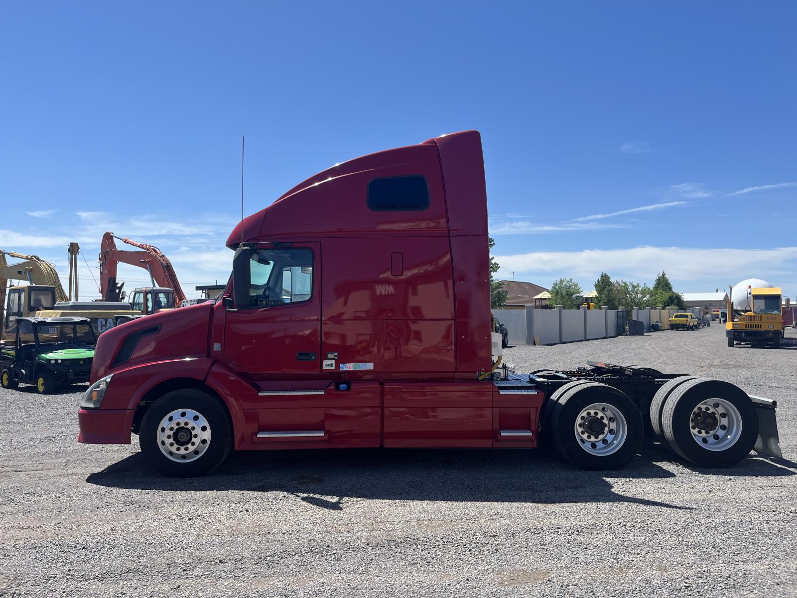 ./imagenes/INVOICE/2019/16570/VOLVO VNL64T670 (13).JPG